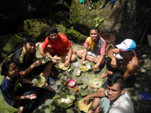Sharing a meal with our friends from Kiding with Backyard Tour Malaysia