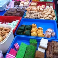 Local delicacies sweet dessert with Backyard Tour Malaysia